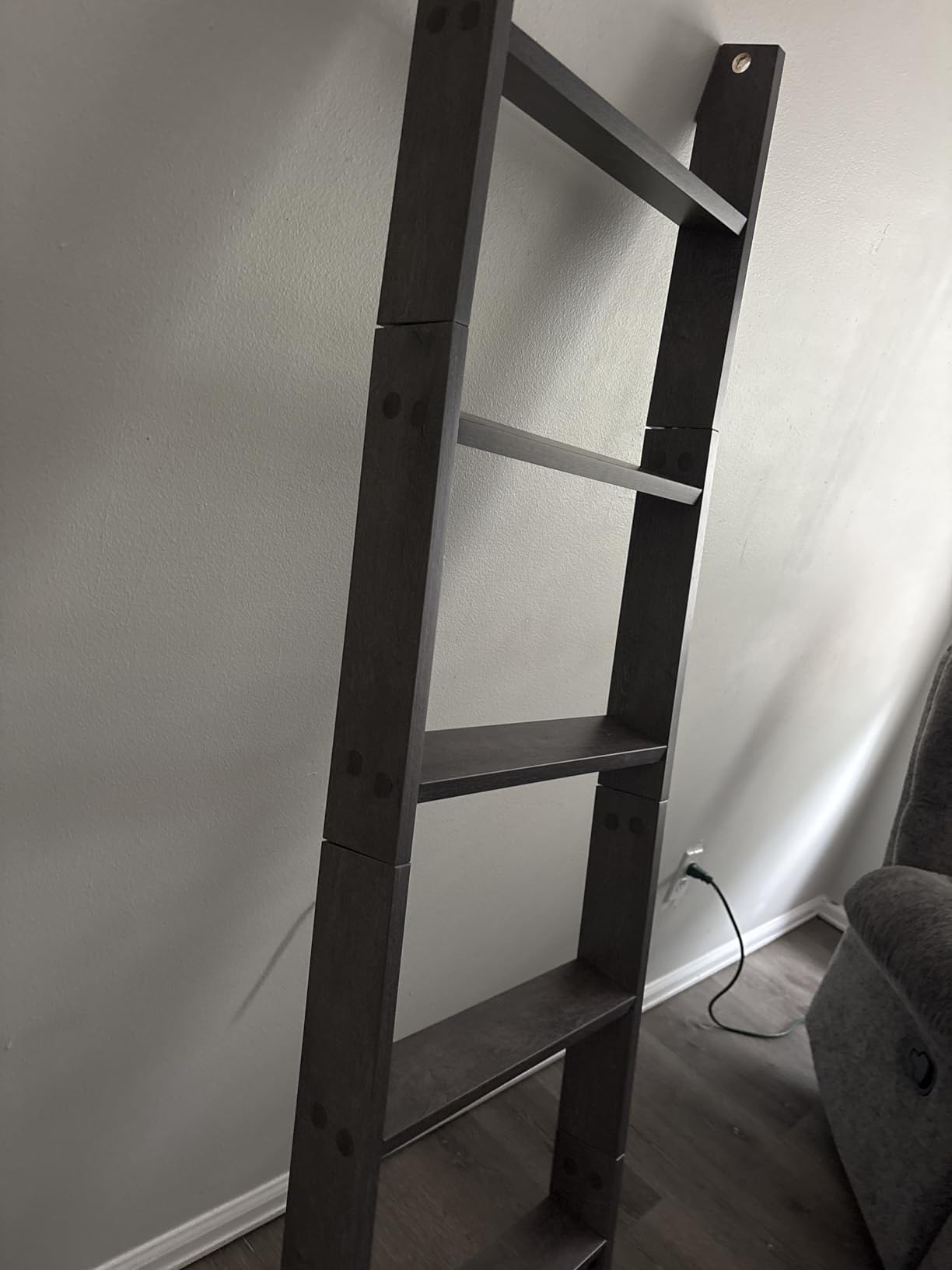 VASAGLE 5-Tier Blanket Ladder, Modern Basic Ladder Shelf customer photo 1