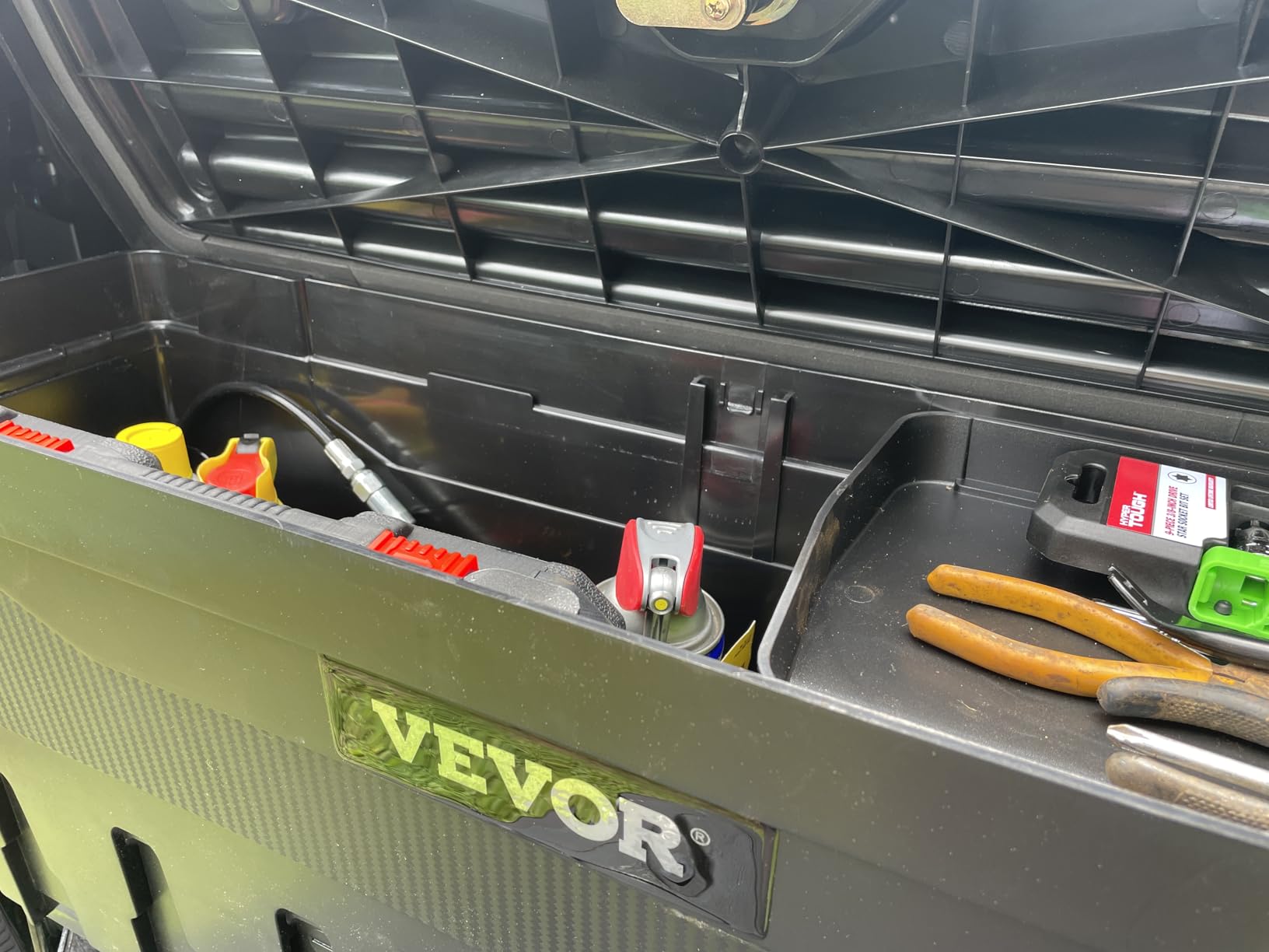 VEVOR Truck Bed Storage Box, Lockable Lid, Waterproof ABS Wheel Well Tool Box 6.6 Gal/20 L, Compatible with Chevrolet Silverado 1500 GMC Sierra 1500 2019-2020, Driver Side, Black customer photo 2