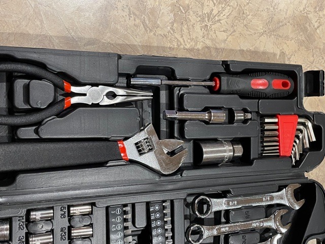 TLGREEN 95-Piece Mechanic Tool Set with Storage Case, Yellow customer photo 1
