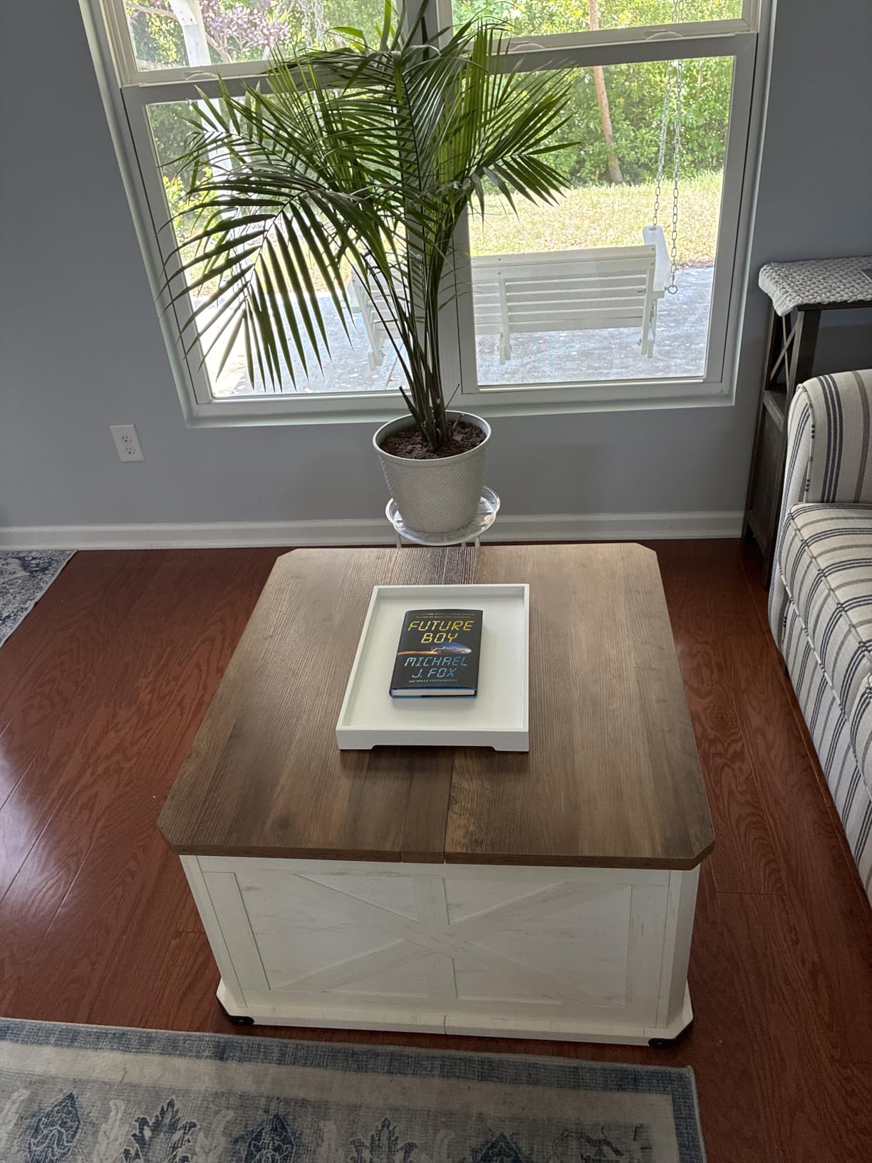 VASAGLE Farmhouse Coffee Table with Storage, Flip-Top Lids customer photo 2