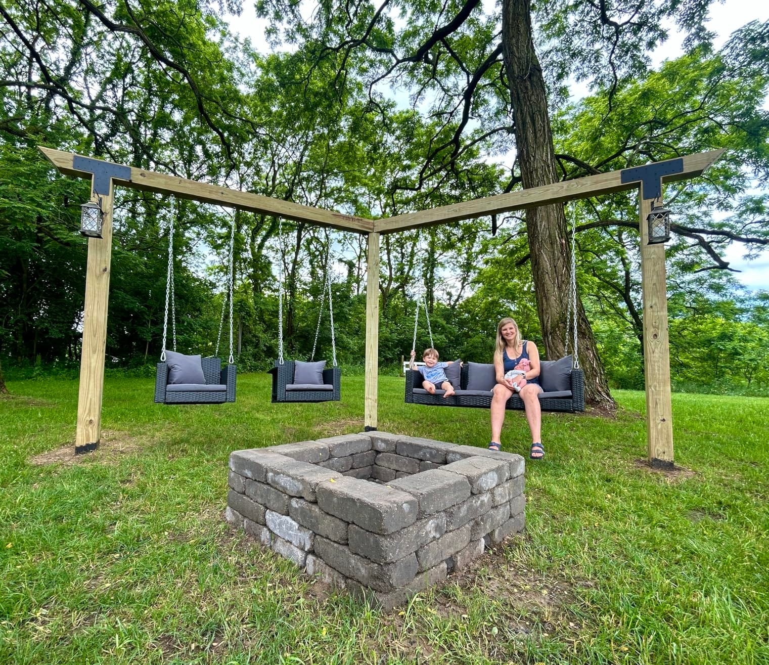 Outvita 5FT Wicker 3-Person Hanging Porch Swing with Cushion & Pillow customer photo 1