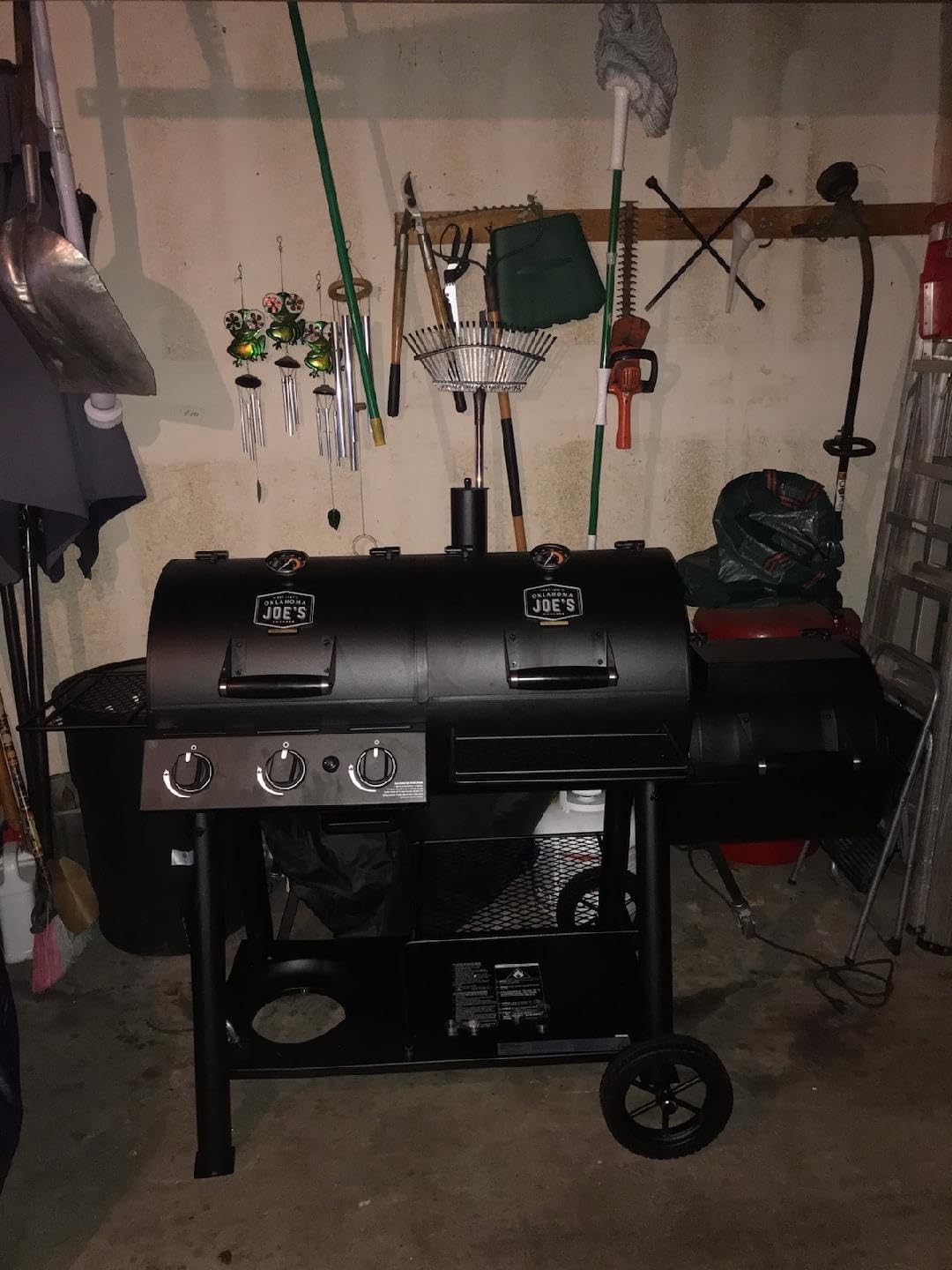 Oklahoma Joe's Canyon Combo Dual Fuel 3-Burner Propane Gas and Charcoal Smoker and Grill with 1031 sq. in. Cooking Area in Black customer photo 1