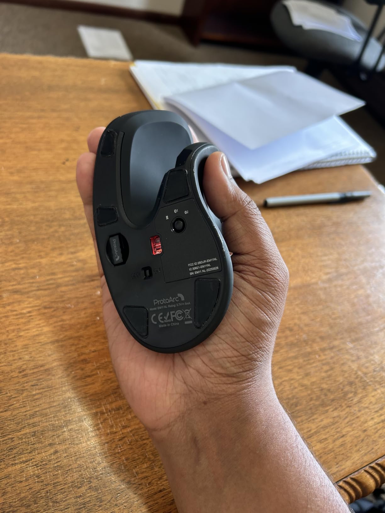 ProtoArc EM11 NL Wireless Ergonomic Vertical Mouse, Rechargeable, Black customer photo 1