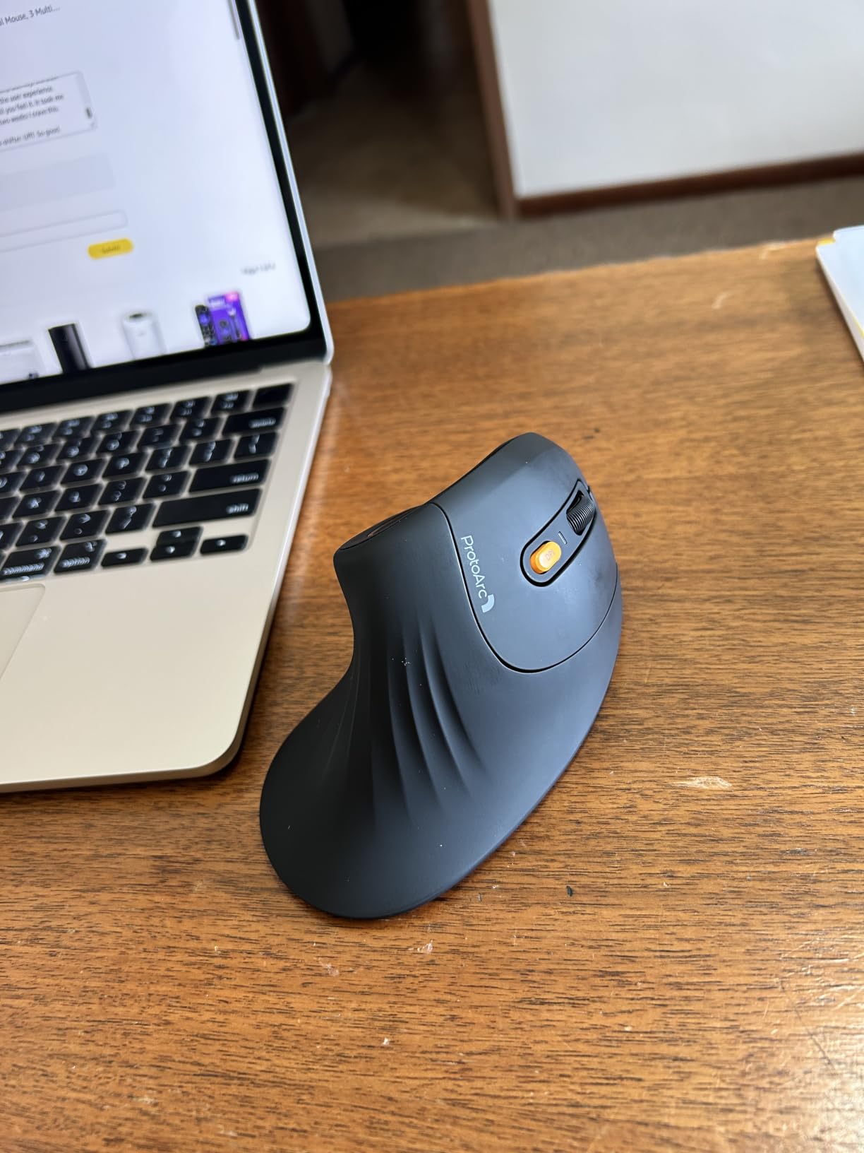 ProtoArc EM11 NL Wireless Ergonomic Vertical Mouse, Rechargeable, Black customer photo 2