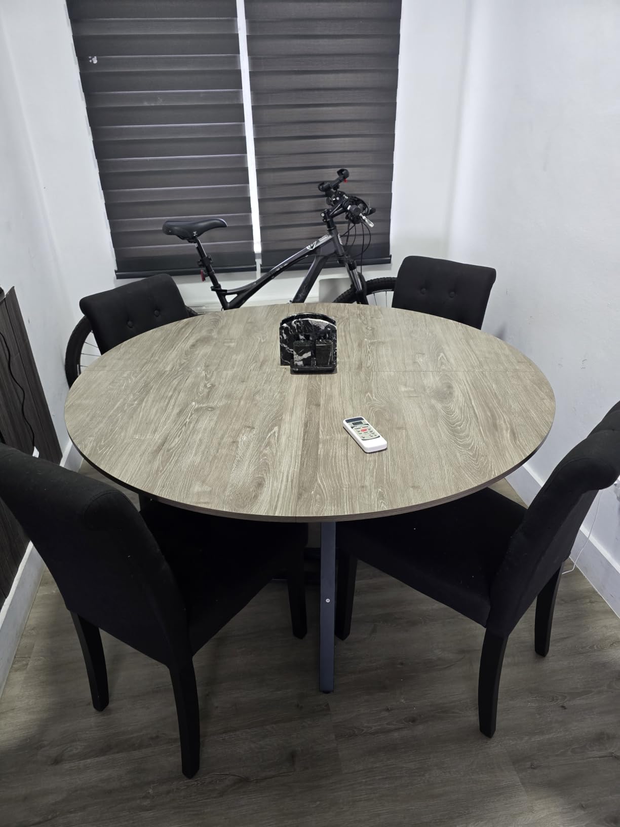 Welzona Upholstered Dining Chairs Set of 4, Button Tufted Parsons Dining Chair with Solid Wood Legs, Modern Fabric Side Chair for Dining Room/Kitchen/Restaurant/Hotel- Black customer photo 2