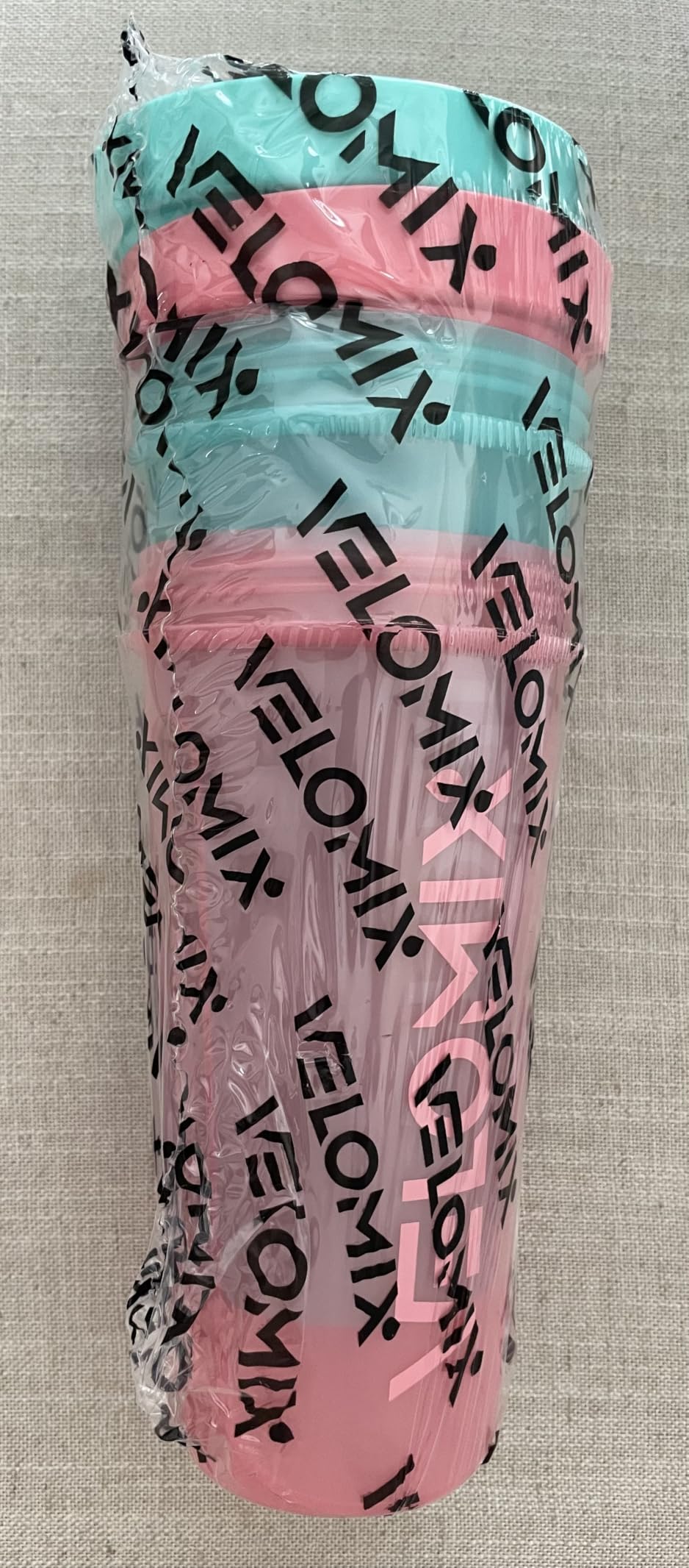 VELOMIX 2 Pack 28oz Protein Shaker Bottle for Protein Mixes, Black/Transpar customer photo 2