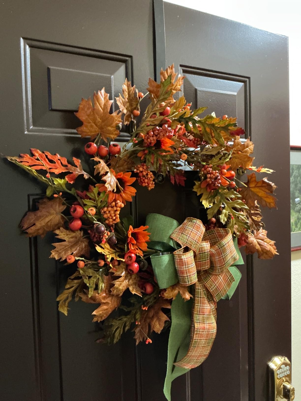 AMF0RESJ Artificial Fall Wreaths for Front Door Autumn Oak Wreath with Oak Leaves,Acorns,Berries,Pomegranates for Front Door Indoor Outdoor Farmhouse Home Wall Window Festival Wedding Decor customer photo 2