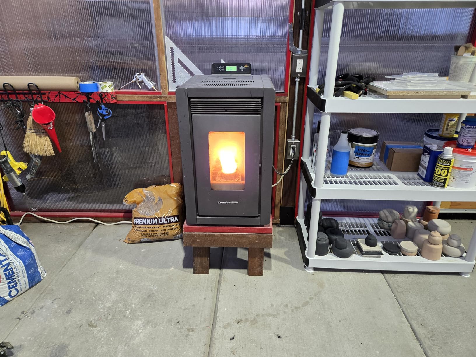 ComfortBilt HP40 Alpine Pellet Stove, 1,500 sq. ft., 25 lb. Hopper, Black customer photo 1