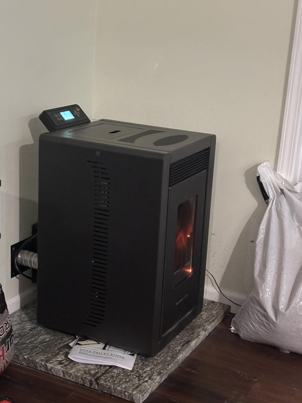 ComfortBilt HP40 Alpine Pellet Stove, 1,500 sq. ft., 25 lb. Hopper, Black customer photo 2