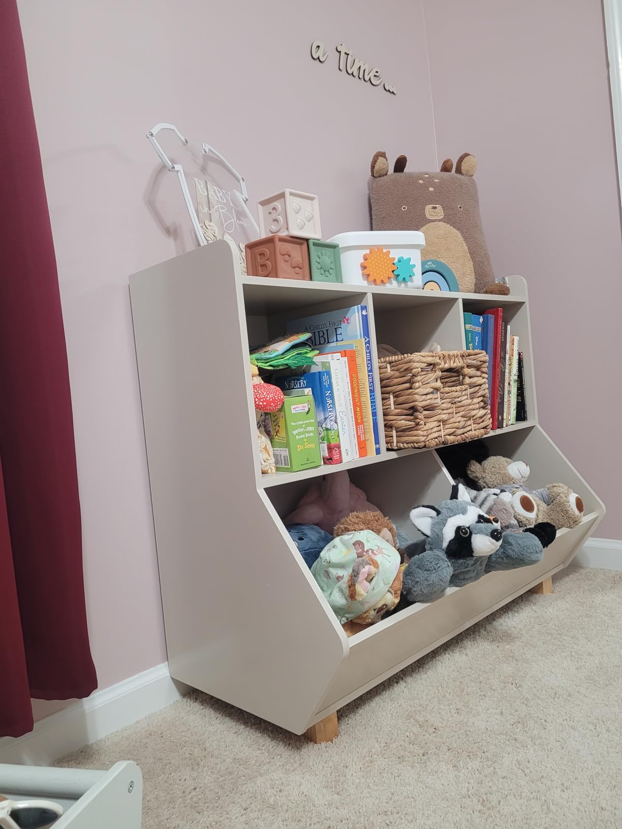 UTEX Wooden Kids Bookshelf & Toy Organizer, 5 Storage Cubes with Wood Legs customer photo 1