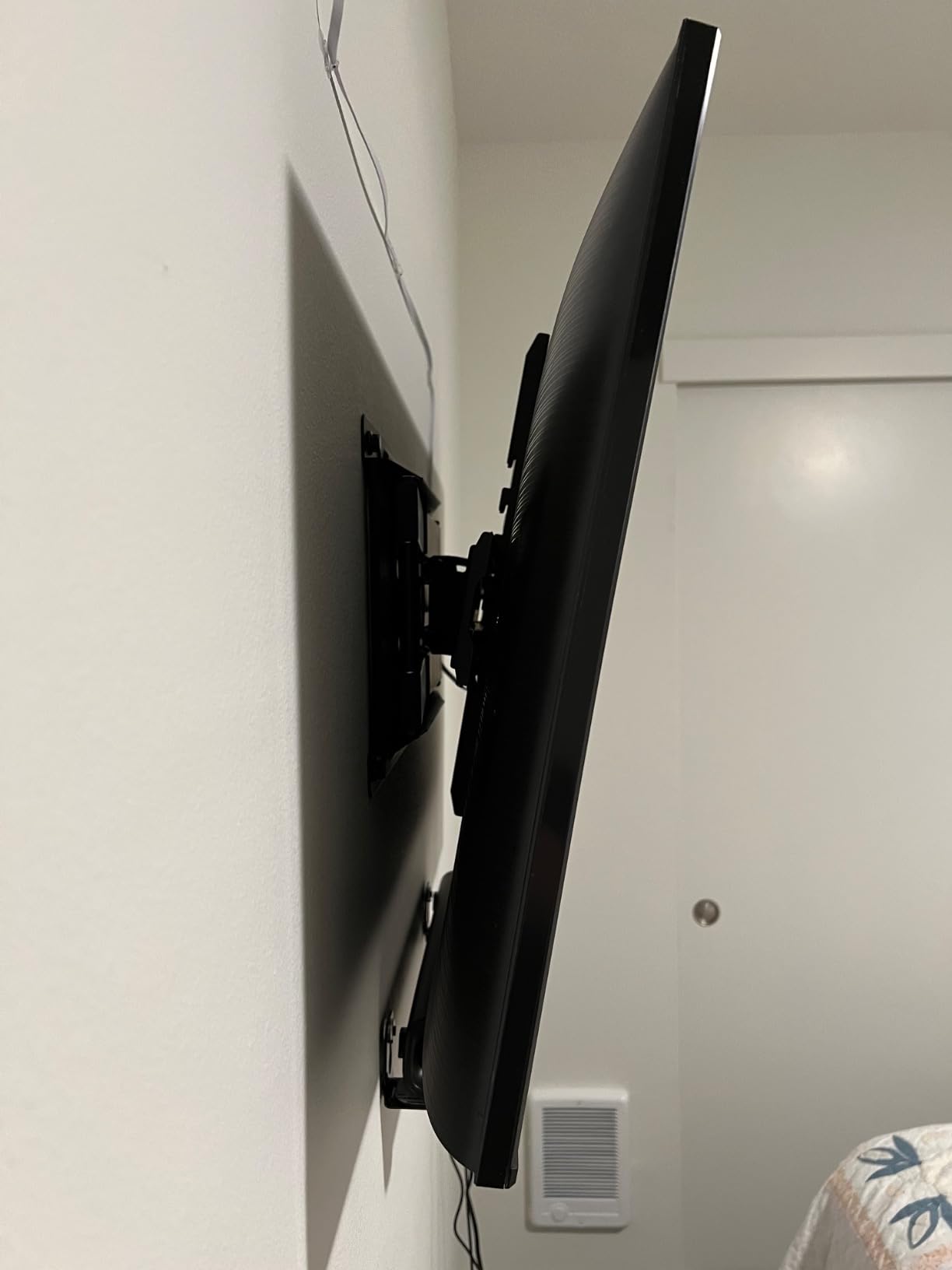 Perlegear Full Motion TV Wall Mount for 26-74 inch TVs, Height Adjustable TV Mount, Pre-Assembled Wall Mount TV Bracket with Tool-Free Tilt, Swivel, Fits 16” Studs, 99 lbs, Max VESA 400x400mm, PGMF21 customer photo 1