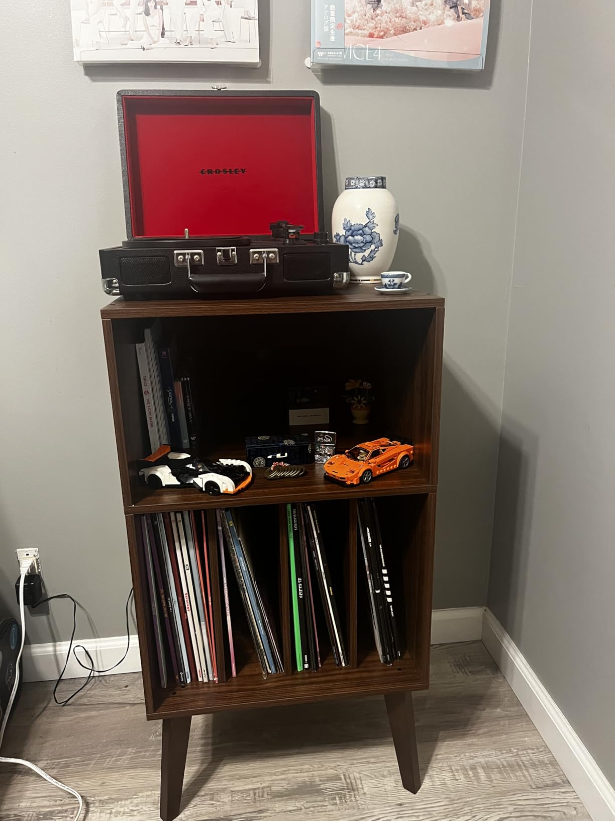Lerliuo Record Player Stand, Oak Turntable Stand Holds up to 160 Albums customer photo 1