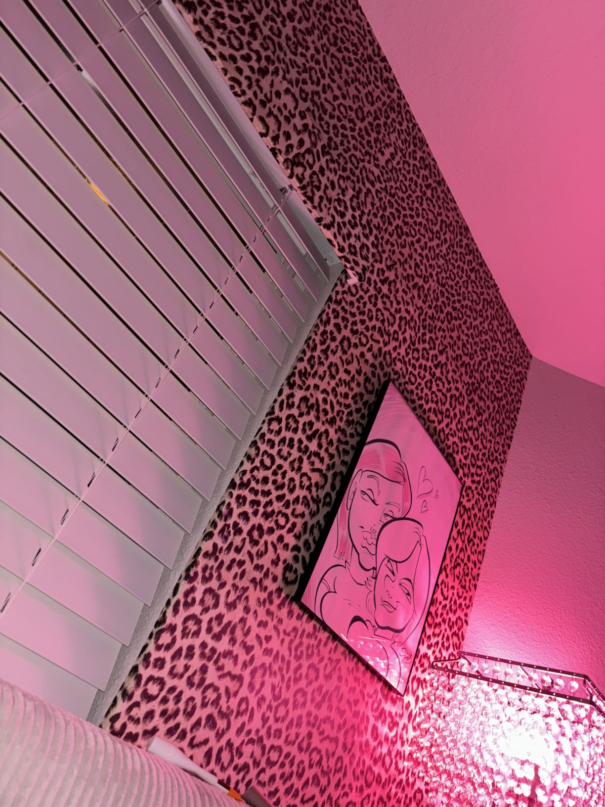 JiffDiff Leopard Print Peel and Stick Wallpaper, Waterproof Removable Self Adhesive Textured Wall Paper, Yellow Unique Funky Cheetah Contact Paper for Bedroom and Bathroom 120