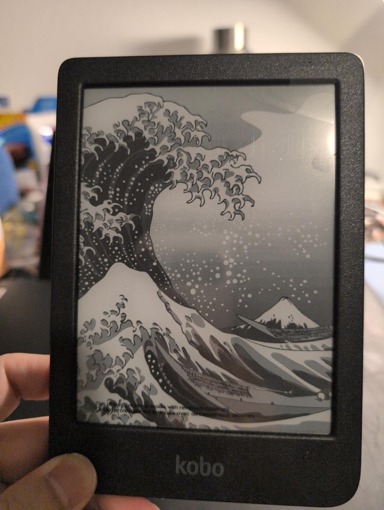 Kobo Clara BW | eReader | 6” Glare-Free Touchscreen with ComfortLight PRO | Dark Mode Option | Audiobooks | Waterproof | 16GB of Storage | Black customer photo 2