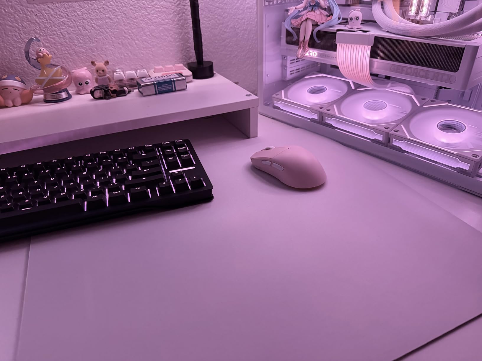 SteelSeries QcK Gaming Mouse Pad - XXL Cloth - Peak Tracking and Stability - Esports Mousepad - Never-Slip - Full Desk Coverage customer photo 1