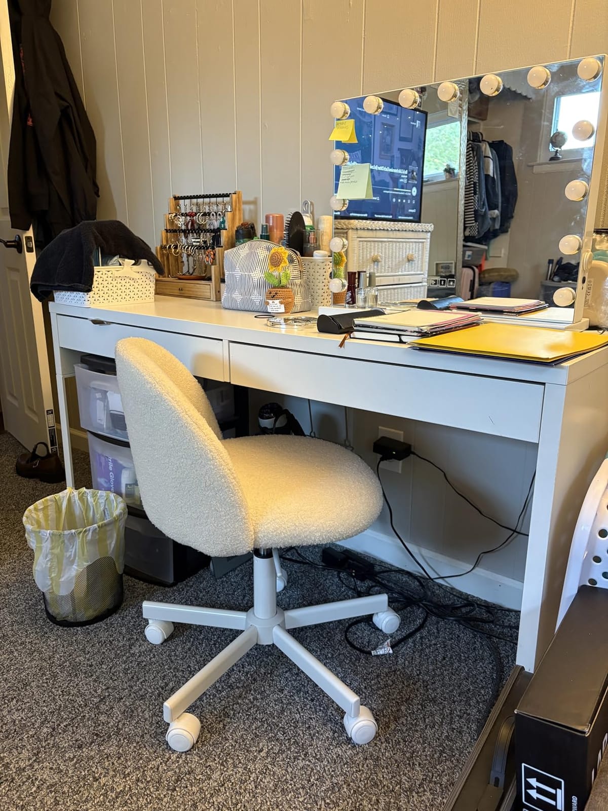 VINGLI Modern Vanity Chair with Back, Teddy Fleece Swivel Desk Chair for Girls, Adjustable Small Office Chair with Silent Wheels & Lumbar Support, Stylish and Comfortable, White customer photo 2