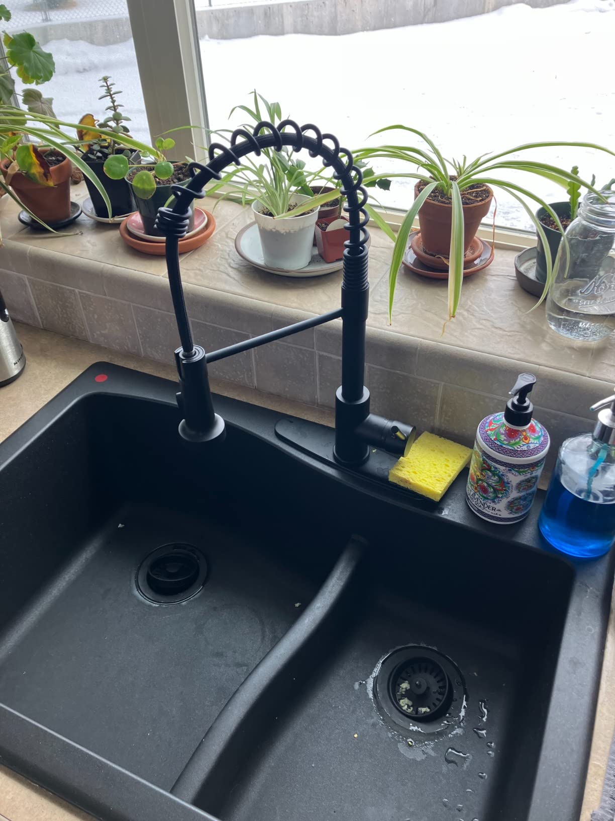 Arofa Touchless Kitchen Faucet, Motion Sensor Pull-Down, Matte Black customer photo 1