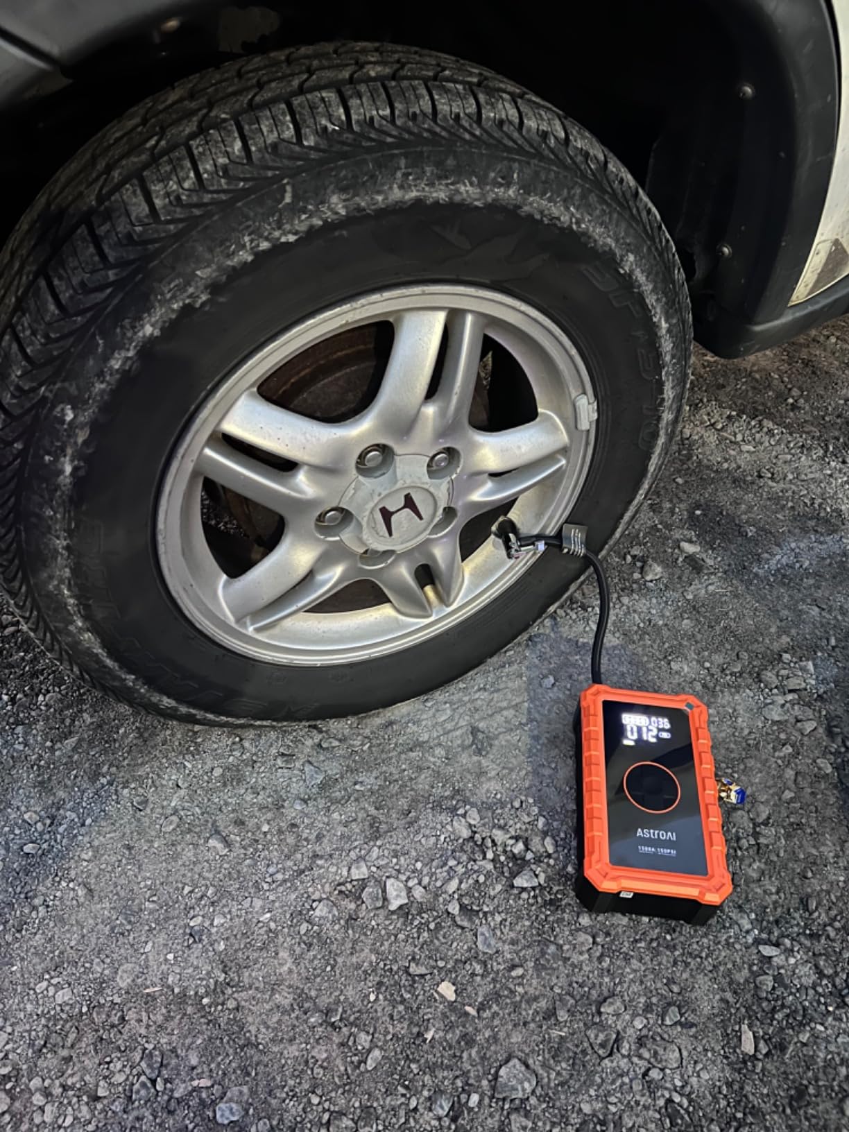 AstroAI S8 Air 3000A Jump Starter with Air Compressor, 12V Jump Box customer photo 2