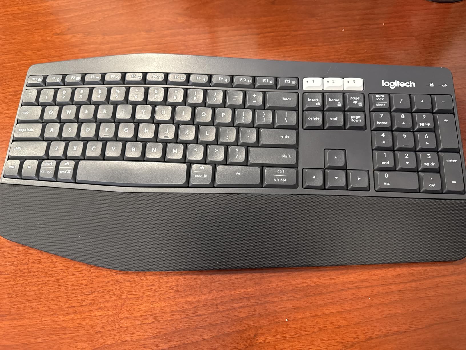Logitech MK850 Performance Wireless Keyboard and Mouse Combo - Graphite customer photo 1