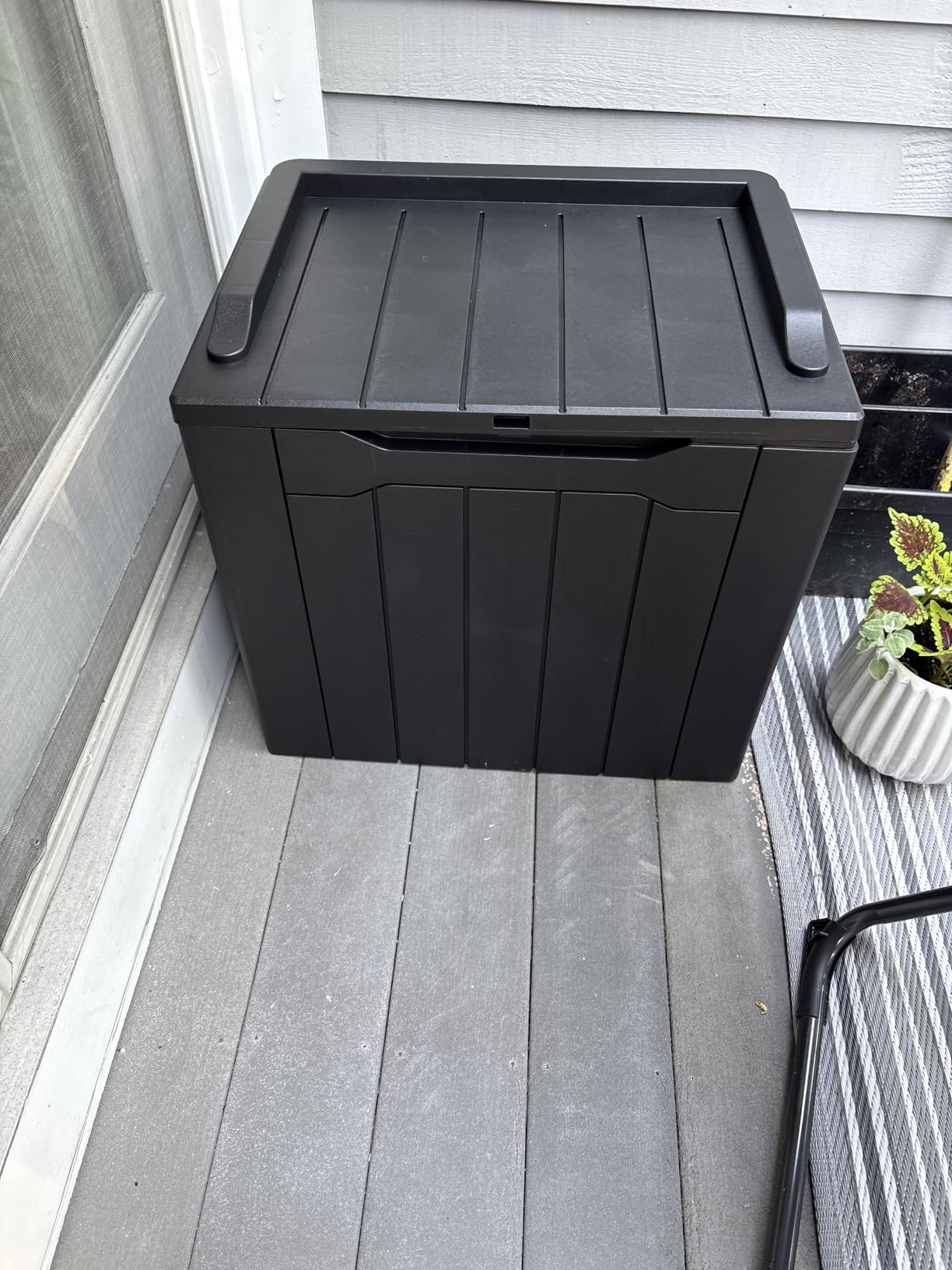Greesum Outdoor Storage Box 120 Gallon Storage Bin with Lid for Patio Furniture, Garden Tools, Pool Supplies, Lockable, Waterproof and UV Resistant, Black customer photo 2