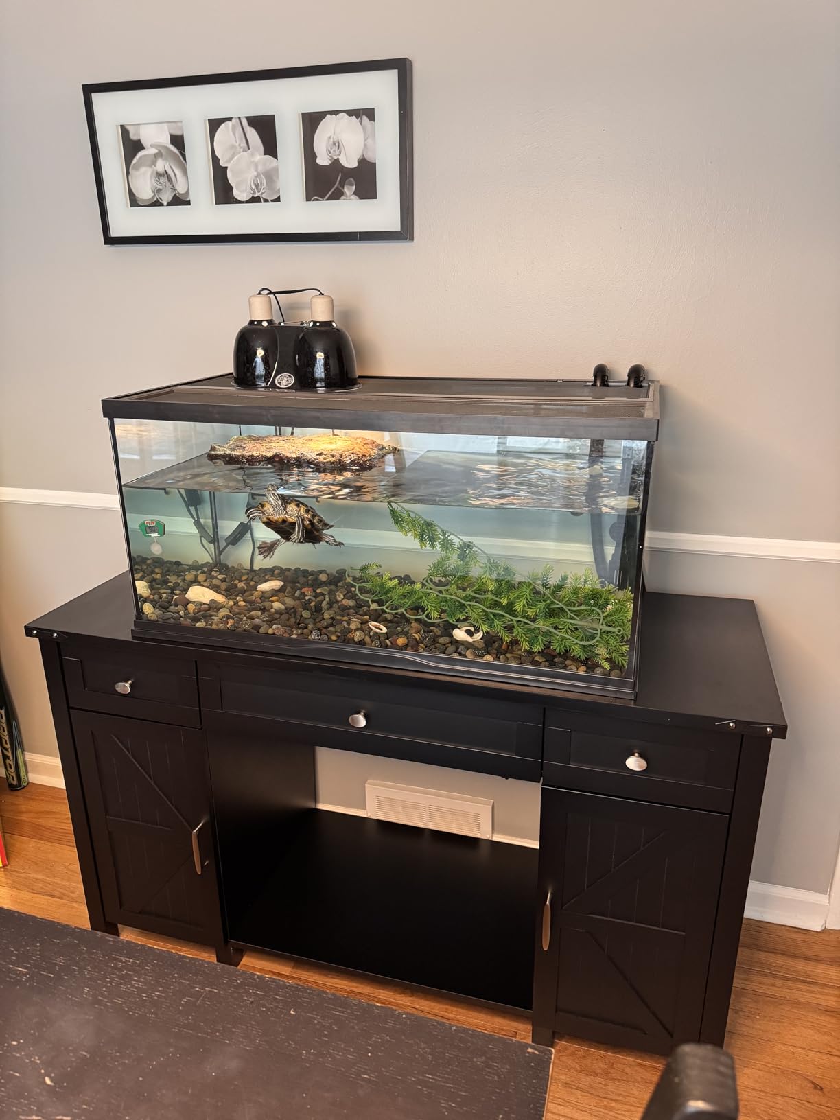 Suadism 20-29 Gallon Aquarium Stand With Charging Station, Farmhouse Fish Tank Stand, Reptile Tank Stand Terrarium Stand with Drawer and Cabinet Storage, Sturdy Heavy Duty 27.6