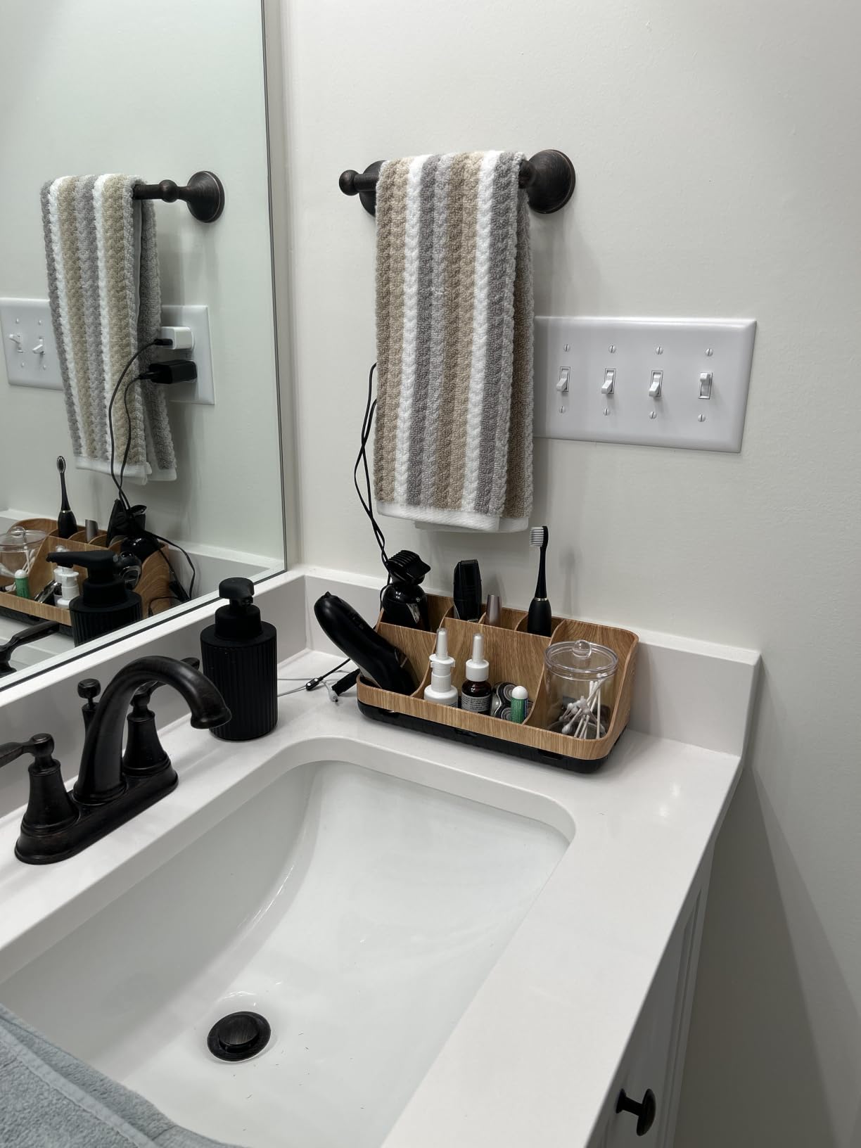 GFWARE Bathroom Organizers and Storage - Detachable 7 Slots Kids Electric Toothbrush and Toothpaste Holde Drainage for Bathroom Accessories Organization Counter Vanity Storage customer photo 2