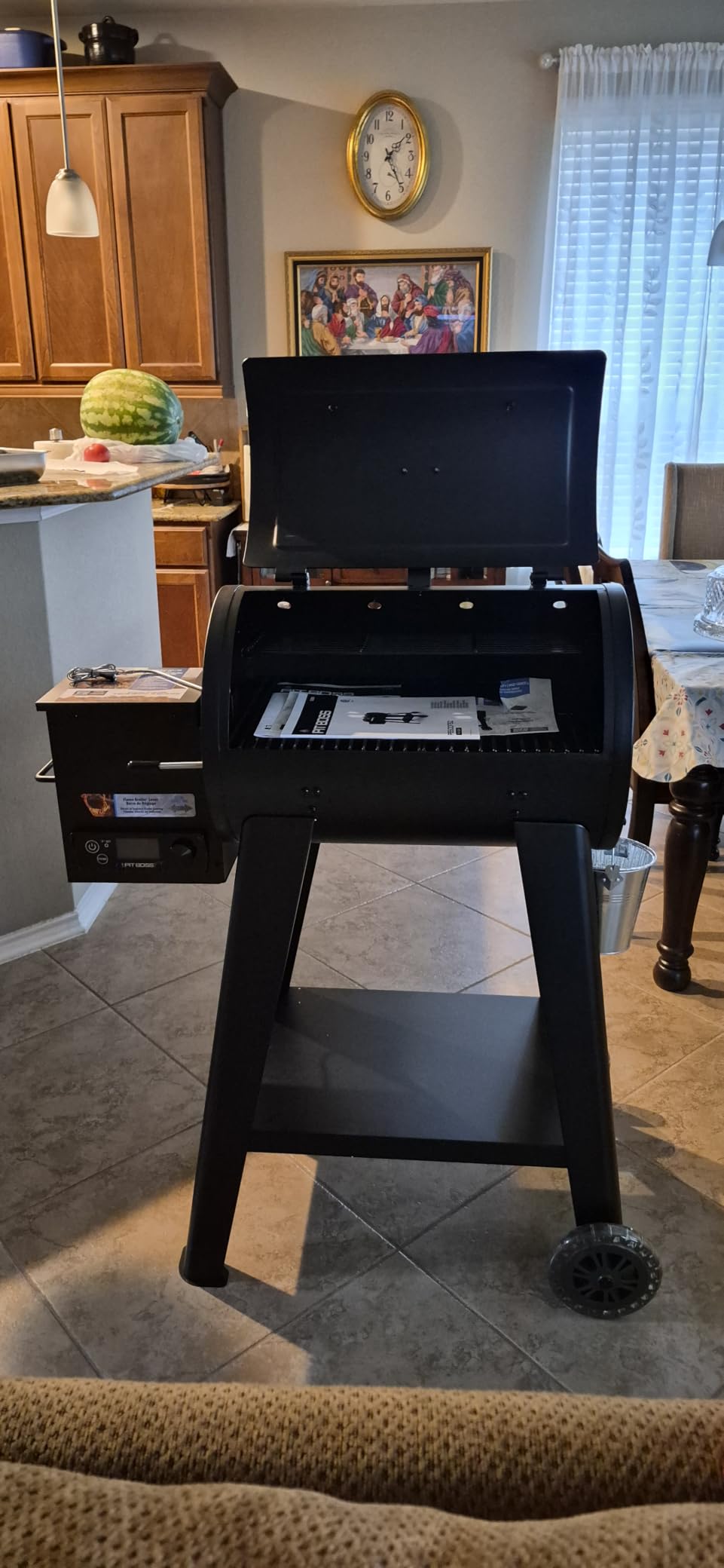 Pit Boss 700 FB2 Series Wood Pellet Grill & Smoker with Flame Broiler and LCD Digital Controller, 747-Sq. In. Cooking Space, 180°F to 500°F Temperature Range, Meat Probe, 21 lb. Pellet Hopper, Black customer photo 2