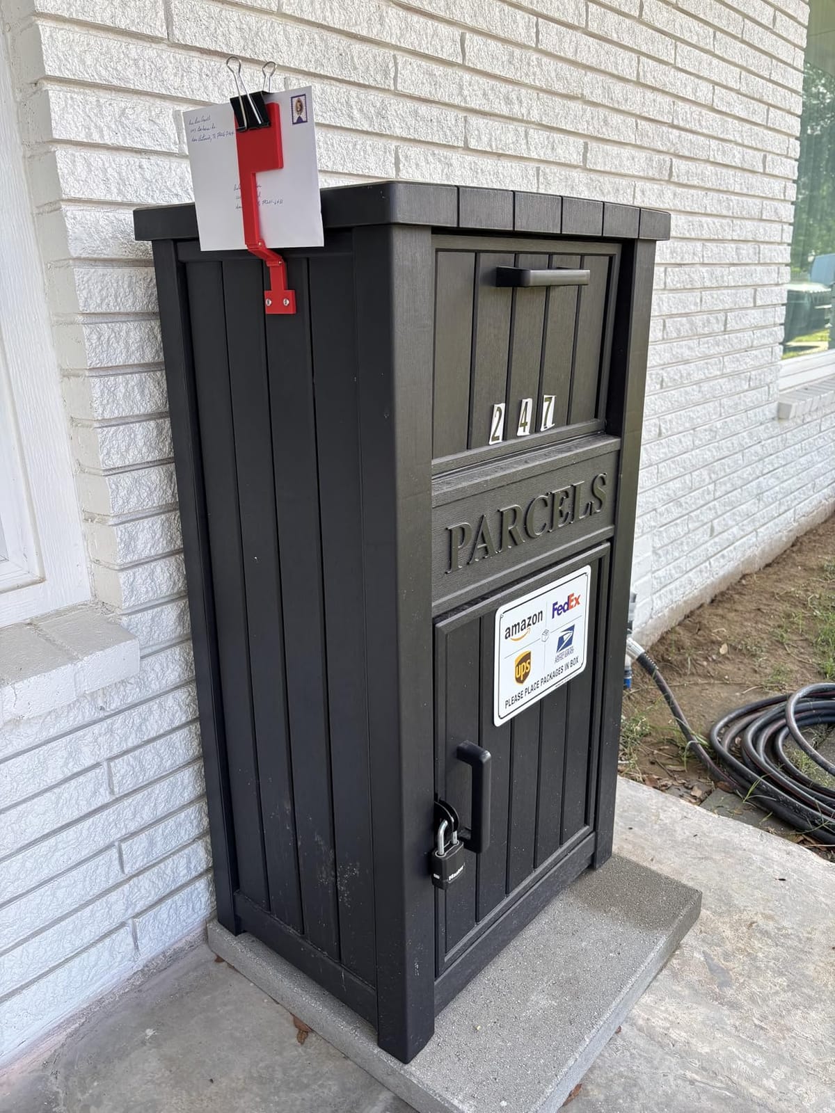 LHBGO Package Delivery Box for Outside, Outdoor Storage with Lockable Secure, Anti-Theft Parcel Drop Boxes Outdoor Package Delivery and Waterproof for Porch, House, Curbside customer photo 1