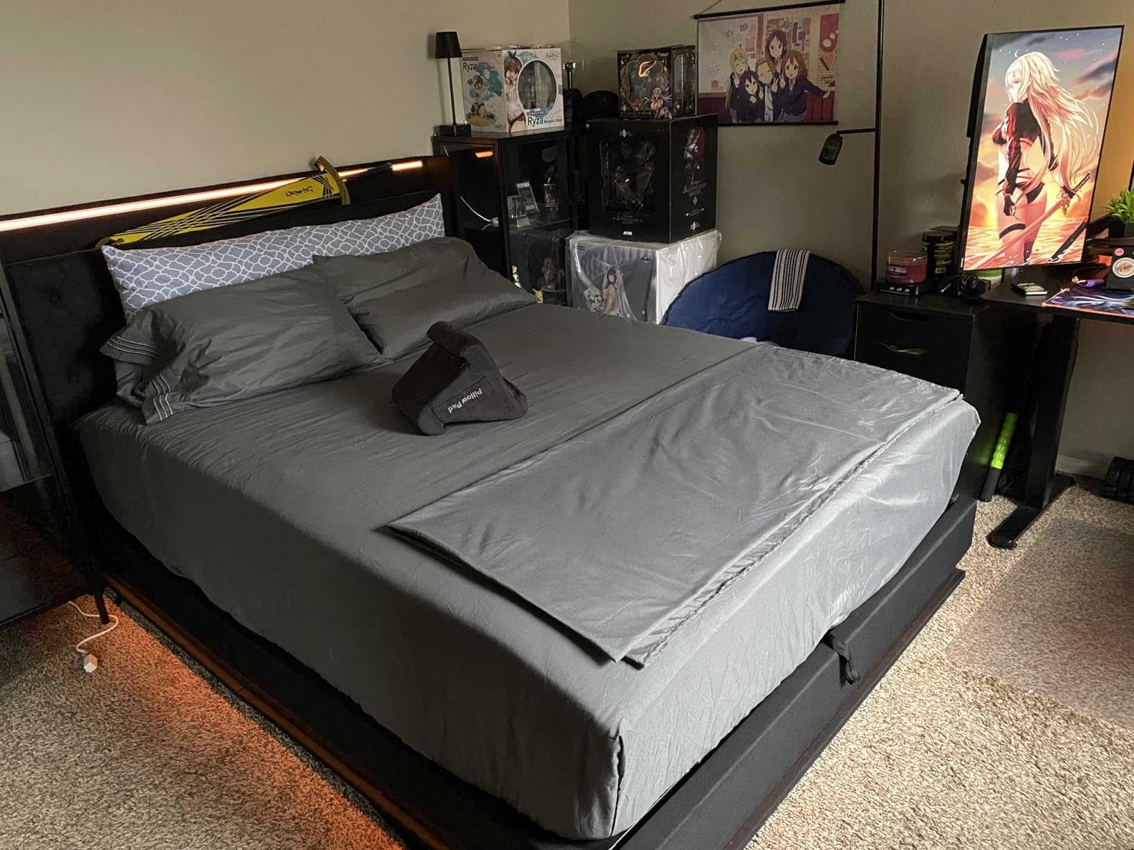 Ailisite Lift Up Storage Bed Queen, Bed Frame Queen Size with Charging Station & Led Lights, Upholstered Platform Bed with Wingback Storage Headboard, Hydraulic Lift System, No Box Spring Needed, Black customer photo 2