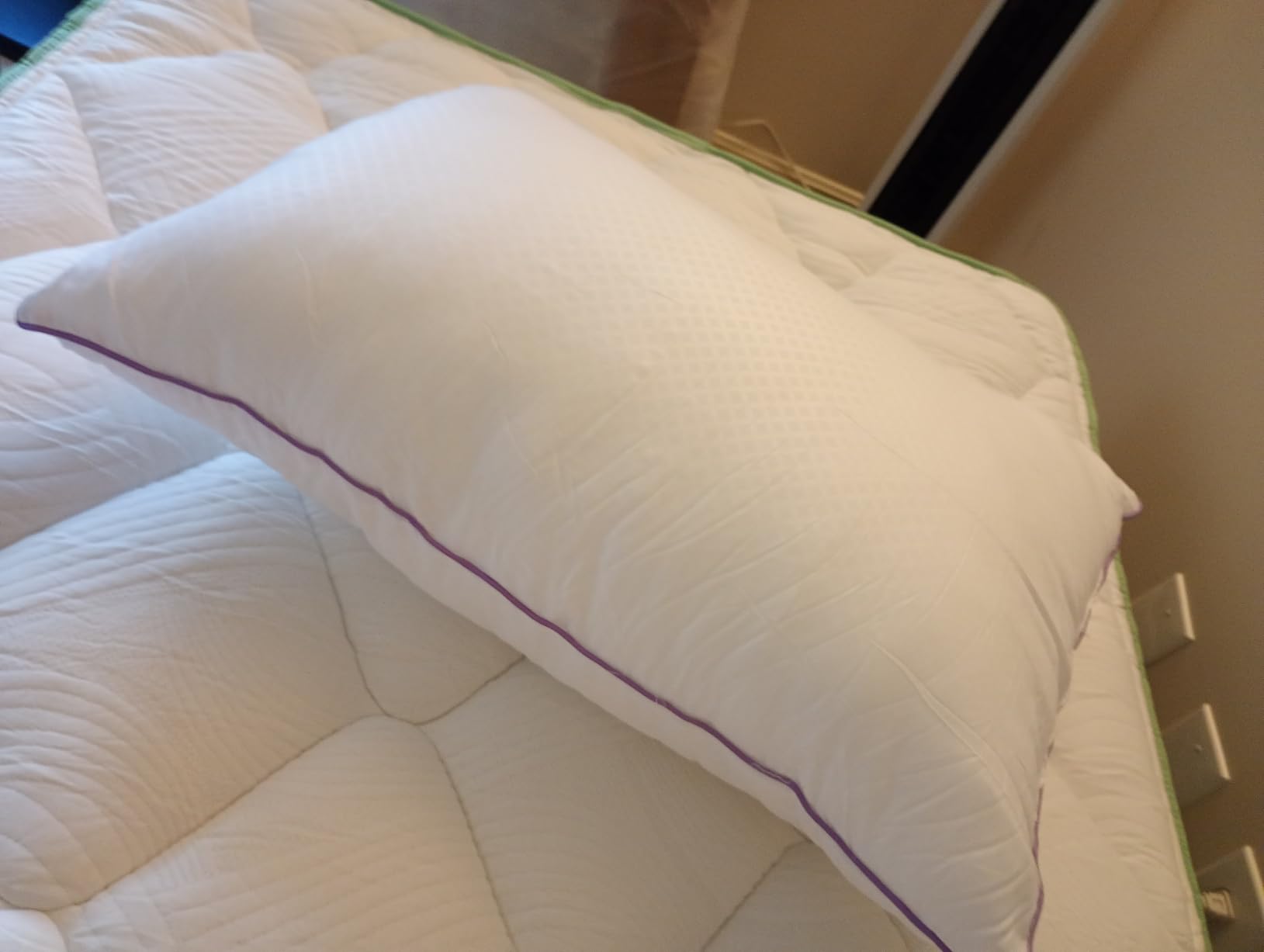 JOLLYVOGUE Firm Pillows Queen Size Set of 2, Supportive Bed Pillows with Oeko-Tex Certified Down Alternative Fill, Luxury Hotel Quality for Back, Stomach and Side Sleepers customer photo 1