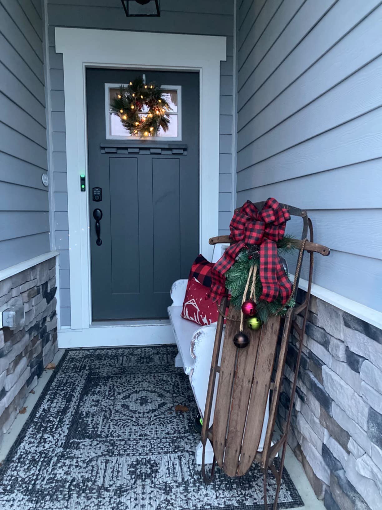 Pre-lit Christmas Wreath for Front Door, Snow Branches, 22 Inch Battery Operated 50 LED Lights, Decorations for Indoor & Outdoor Green customer photo 1
