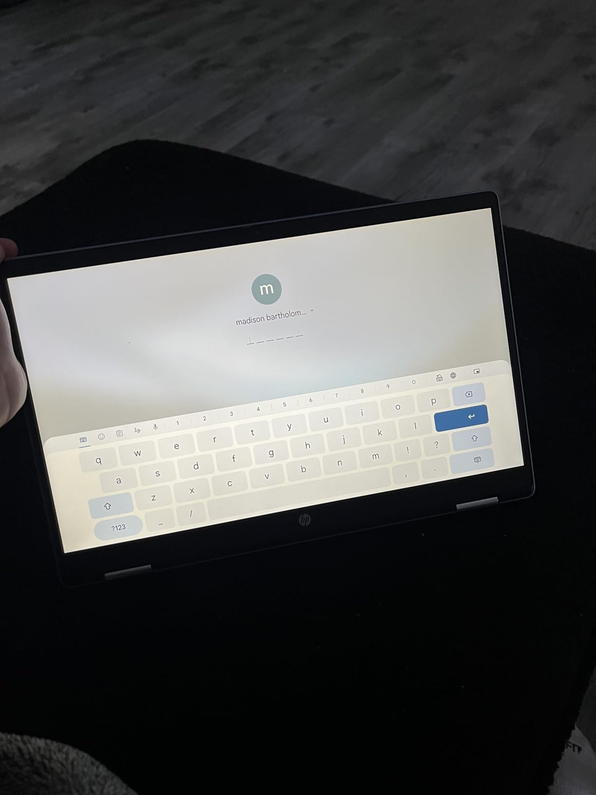 HP 14 2-in-1 Chromebook 14in FHD Intel CPU 4GB 64GB Storage (14b-Renewed) customer photo 1