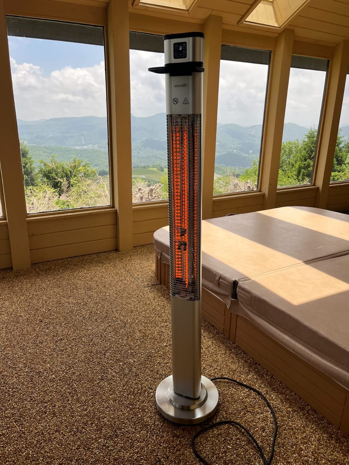 SereneLife Outdoor Electric Patio Heater - 900W Infrared Heater with Remote, Aluminum Reflector, Waterproof Design, IP65 Approved, Quiet Operation, Standing Porch Heater for Patio & Backyard customer photo 1