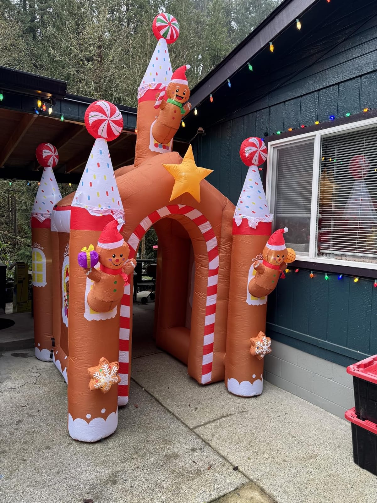 Kalolary 13FT Christmas Inflatables Arch, Giant Xmas Candy Arch Inflatable customer photo 1