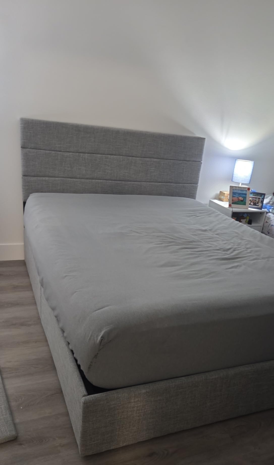 SHA CERLIN Queen Size Lift Up Hydraulic Storage Bed Frame White | Modern Wingback Headboard, Upholstered Platform Bed Frame, Hydraulic Underneath Storage, No Box Spring Needed customer photo 1