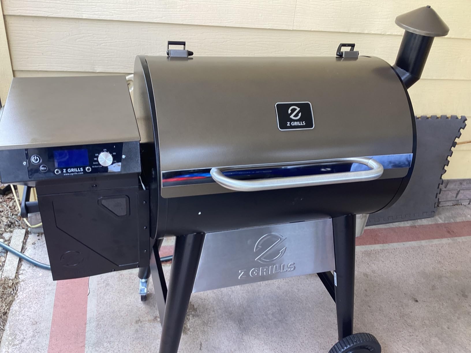 Z GRILLS 600D2 Wood Pellet Grill & Smoker, 572 Sq In, 8-in-1 BBQ Cooking customer photo 1