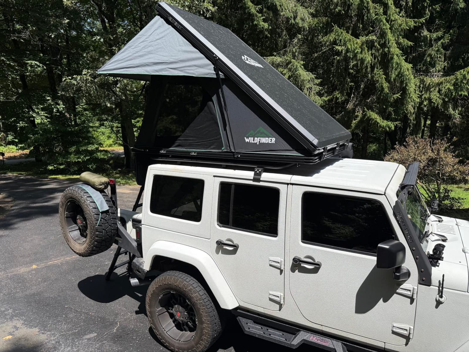 WildFinder Rooftop Tent, Hard Shell Roof Top Tent for Jeep SUV Truck Van customer photo 1