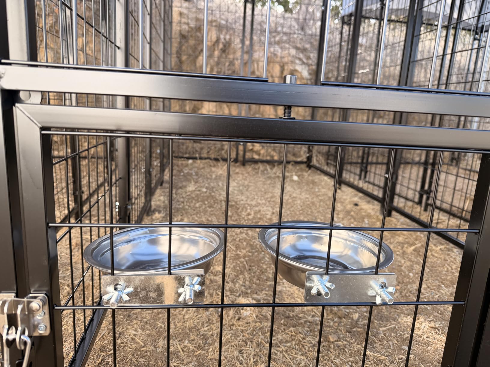 Sino Luban Outdoor Dog Kennel Outside Run with Doggy Door, Swivel Feeder&Roof - 8x4x6FT Large Dog Kennels Pens Outside for Large Dogs Breed- Heavy Duty Cage Yard (Can Connect to Your Dog House) customer photo 1