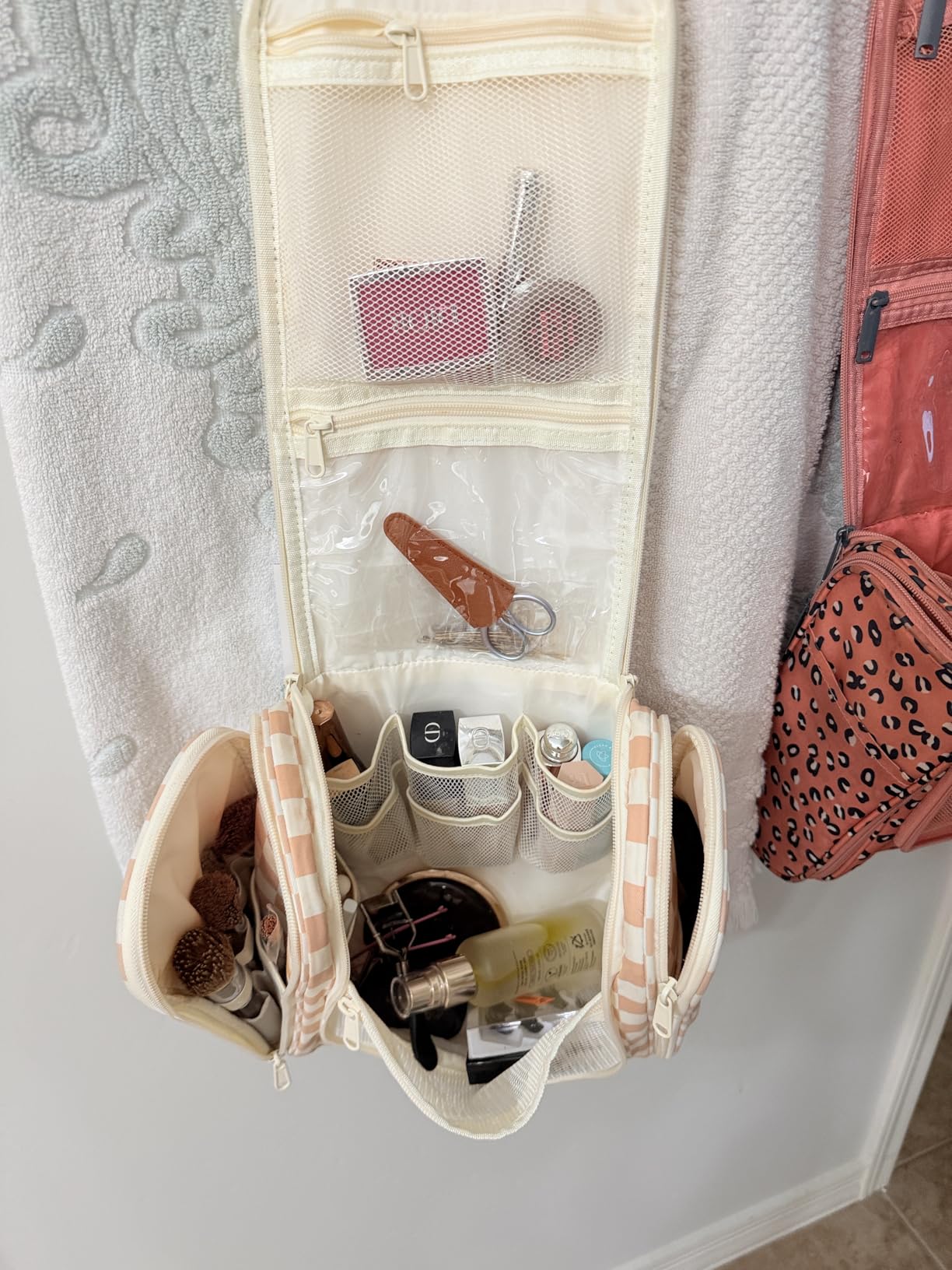 Narwey Hanging Travel Toiletry Bag for Women, Makeup Cosmetic Bag customer photo 1