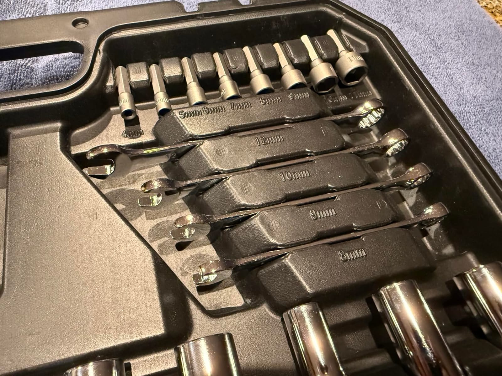 AMM Mechanics Tool Set, 1/4 in, 3/8 in and 1/2 in Drive socket set, 202 Piece customer photo 2