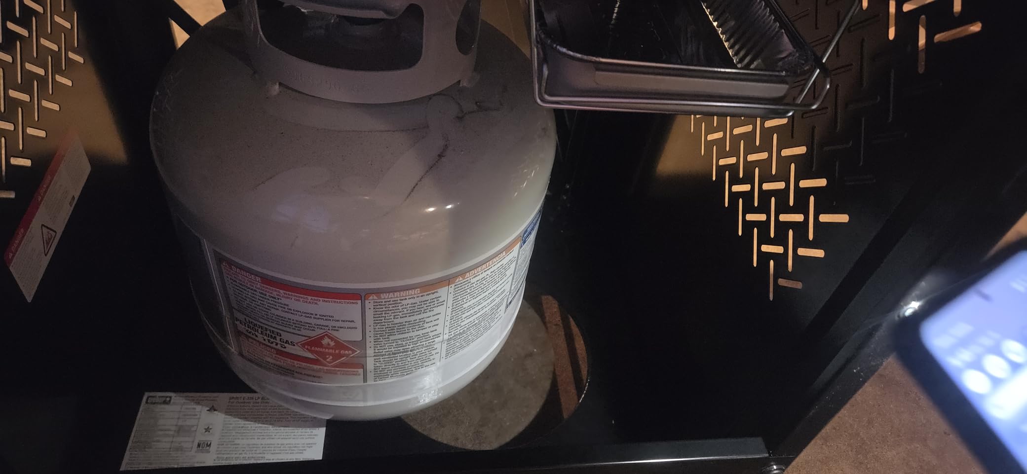 Weber® Spirit® E-325 Gas Grill, Outdoor Cooking, Small Propane Grill, Black customer photo 1