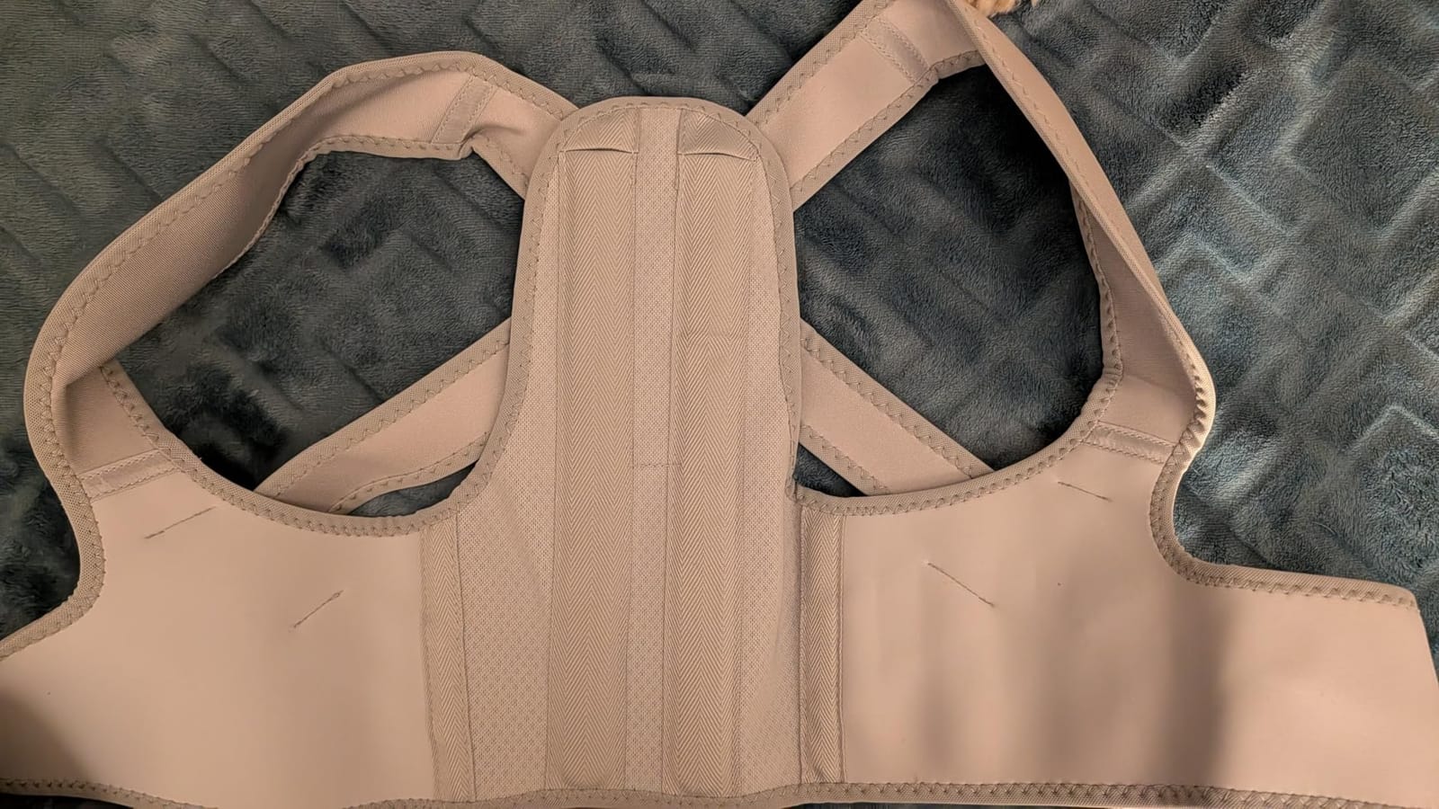Fit Geno Posture Corrector for Women Lite, Upper Back Brace for Slouching customer photo 1