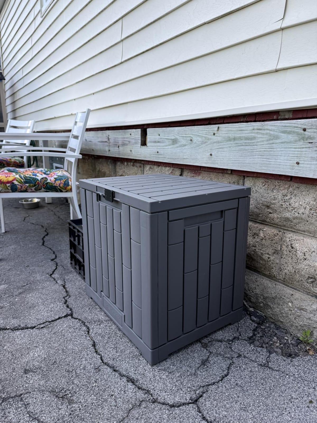 EAST OAK 120 Gallon Outdoor Storage Box | Large Resin Deck Box with Reinforced Stainless Steel Support | Waterproof & UV-Resistant Patio Storage Box for Cushions, Garden Tools & Accessories, Grey customer photo 1