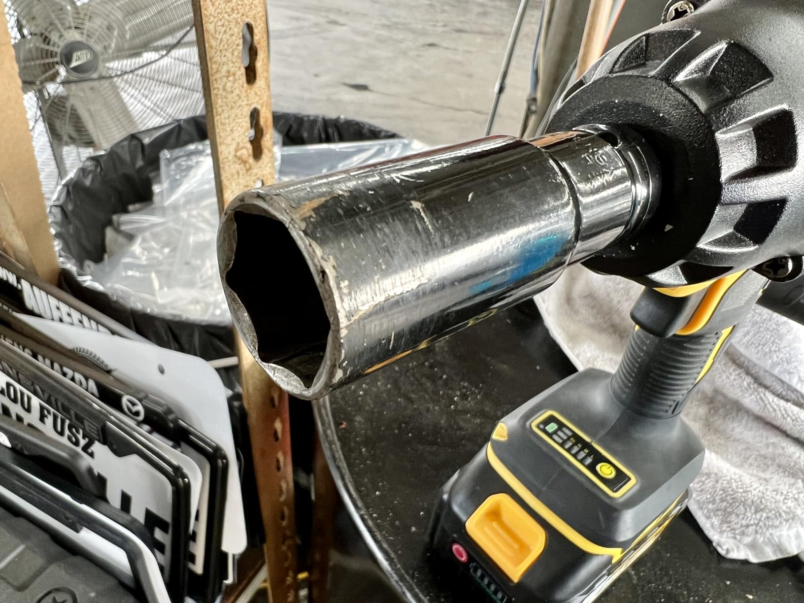 Alloyman Cordless Impact Wrench 1500 FT-LBS(2000N.M),1/2
