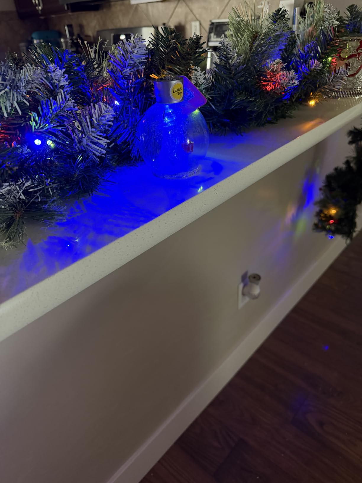 SHareconn 2Pcs 9FT Prelit Artificial Christmas Garland with Color Changing Lights and Timer by Batteries Operated for Mantle Table Stairs Fireplace Xmas Decoration, Holiday Indoor Outdoor, 9 FT, Snow customer photo 2