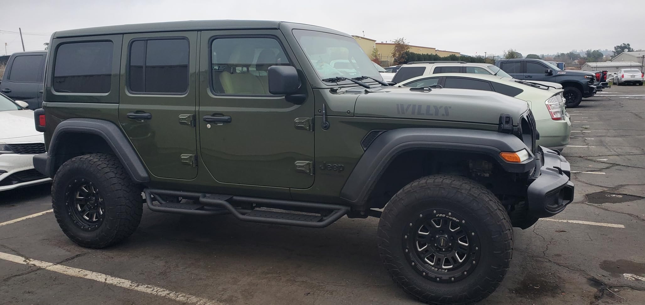 Running Boards Side Steps Compatible with Toyota FJ Cruiser 2007-2014 6.1 Inches Wide, 2 Stairs Design Side Rails Step Nerf Bars Fit for FJ Cruiser, Heavy Duty Slip Proof, Textured Black customer photo 2