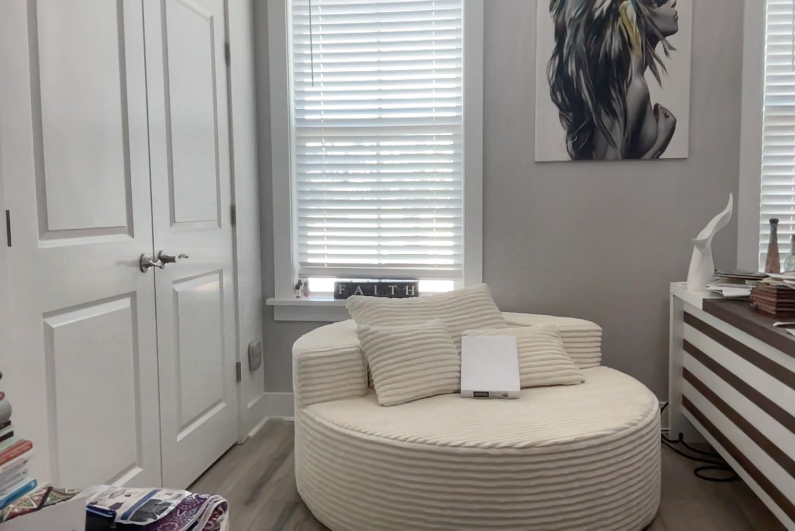 Oversized Round Chair Lounge Chaise Indoor, Upholstered Corduroy Deep Seat Cloud Large Circle Sofa Chair, No Assembly Required, Fluffy Modern Sleeper Sofa Bed for Reading, Living Room, Light White customer photo 1