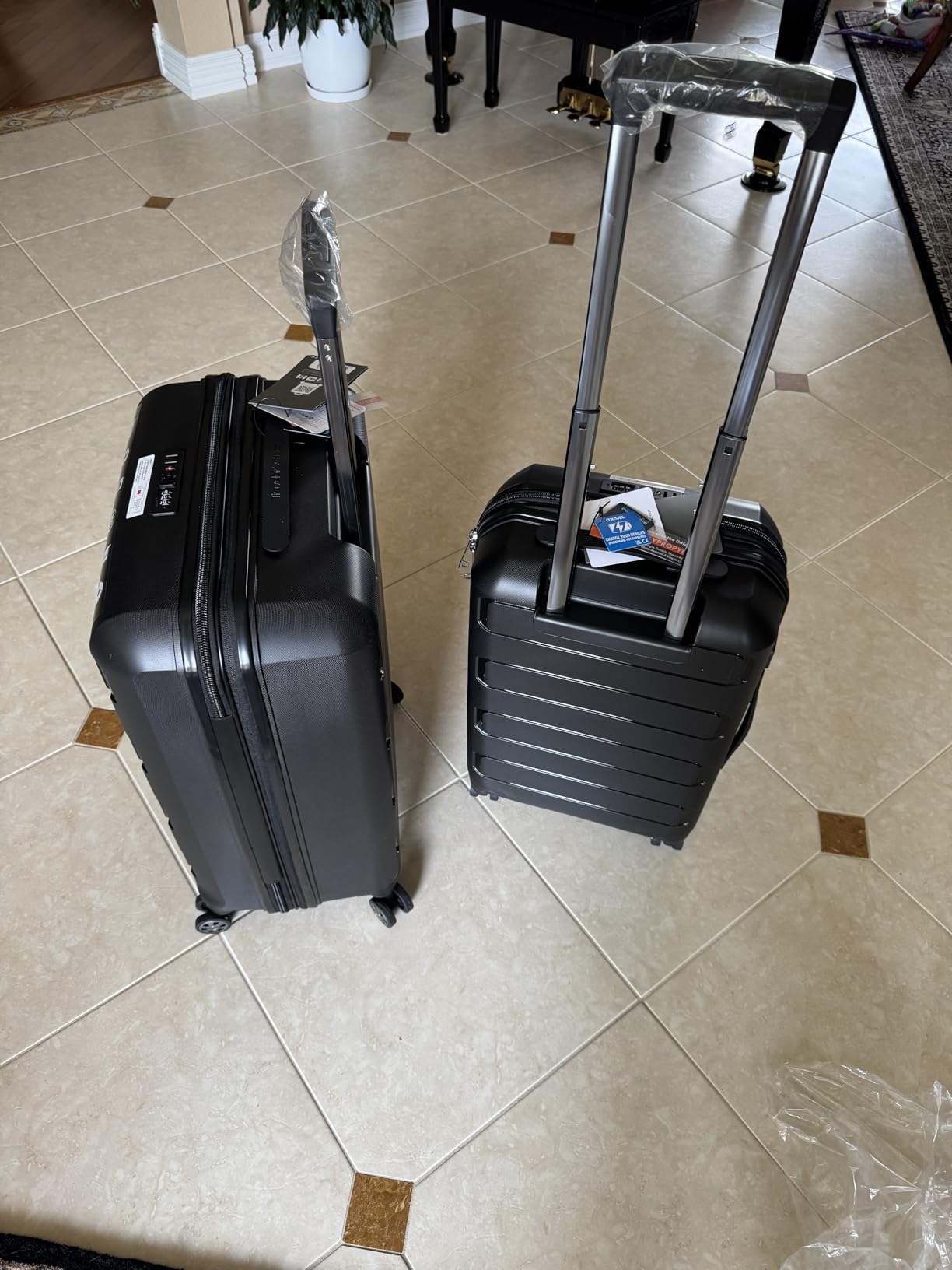 Traveler's Choice Pagosa Hardshell Expandable Luggage with Spinner Wheels, Black, 3-Piece Set (22/27/30) customer photo 2