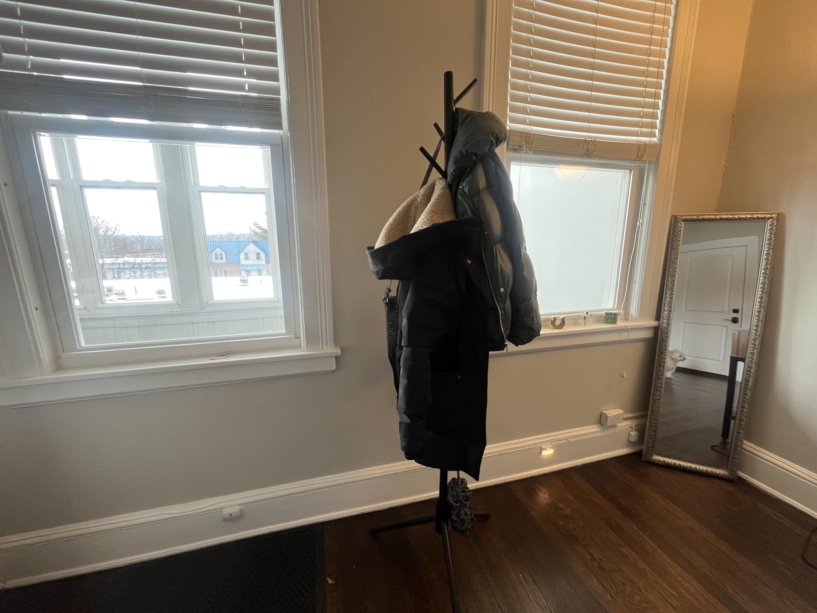 Wooden Coat Rack Freestanding with 8 Hooks & 3 Adjustable Sizes for Clothes, Space-Saving Design for Bedroom Office Entrance Holds Hats Coats Scarves Bags customer photo 2