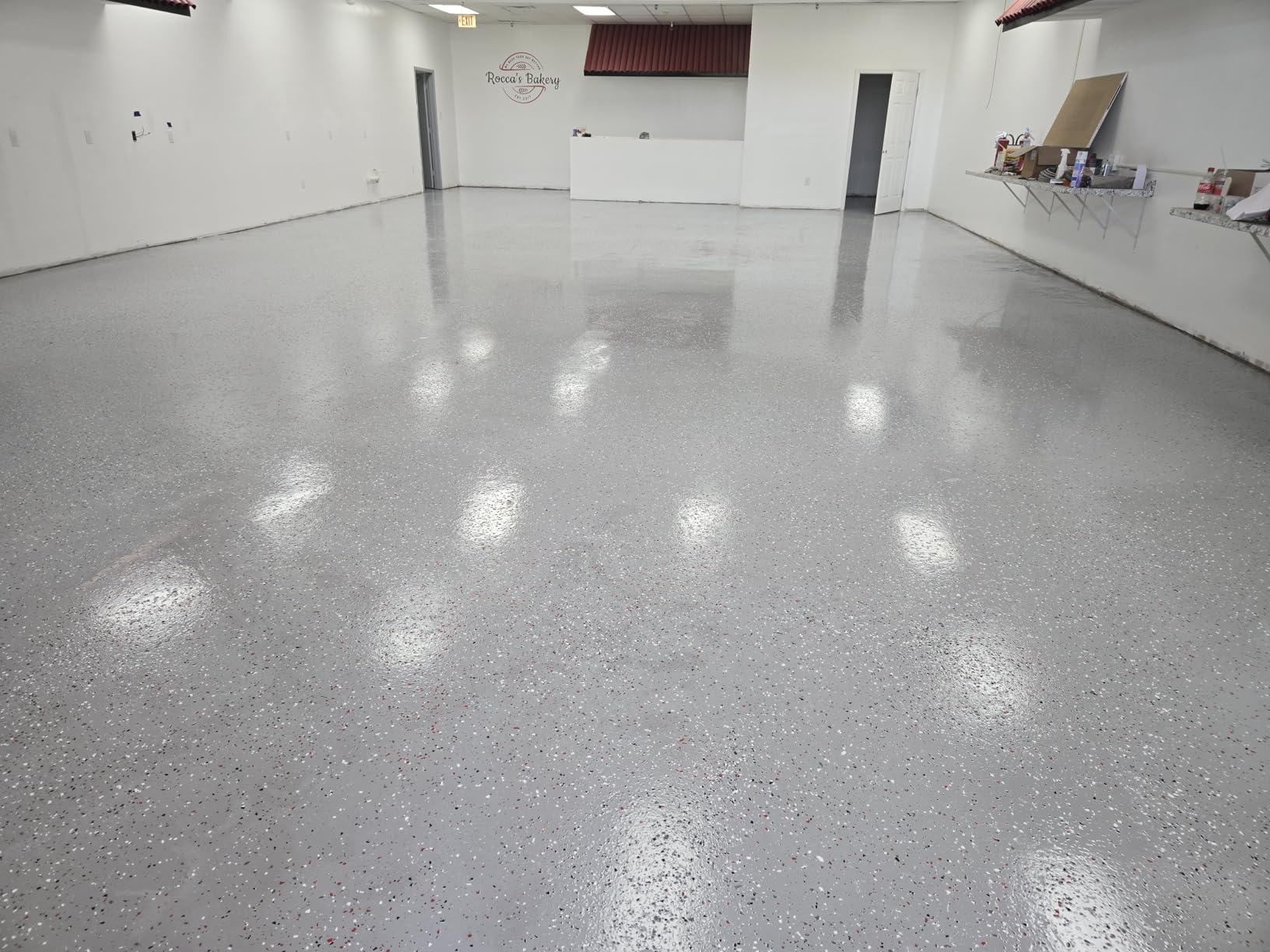 Epoxy Floor Kit – Good Full Kit – Gray Base with Blue Gray Blend Flake – Covers 500 sq. ft. at 9.7 mils Thickness – Ideal for Garage, Basement, Concrete Floors, and More customer photo 2